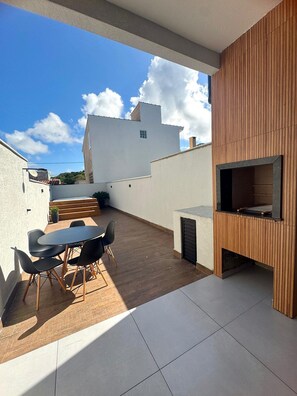 Tempat makan outdoor