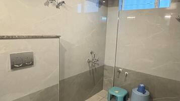 Standard Double Room, Private Bathroom, City View | Bathroom | Shower, free toiletries, hair dryer, towels