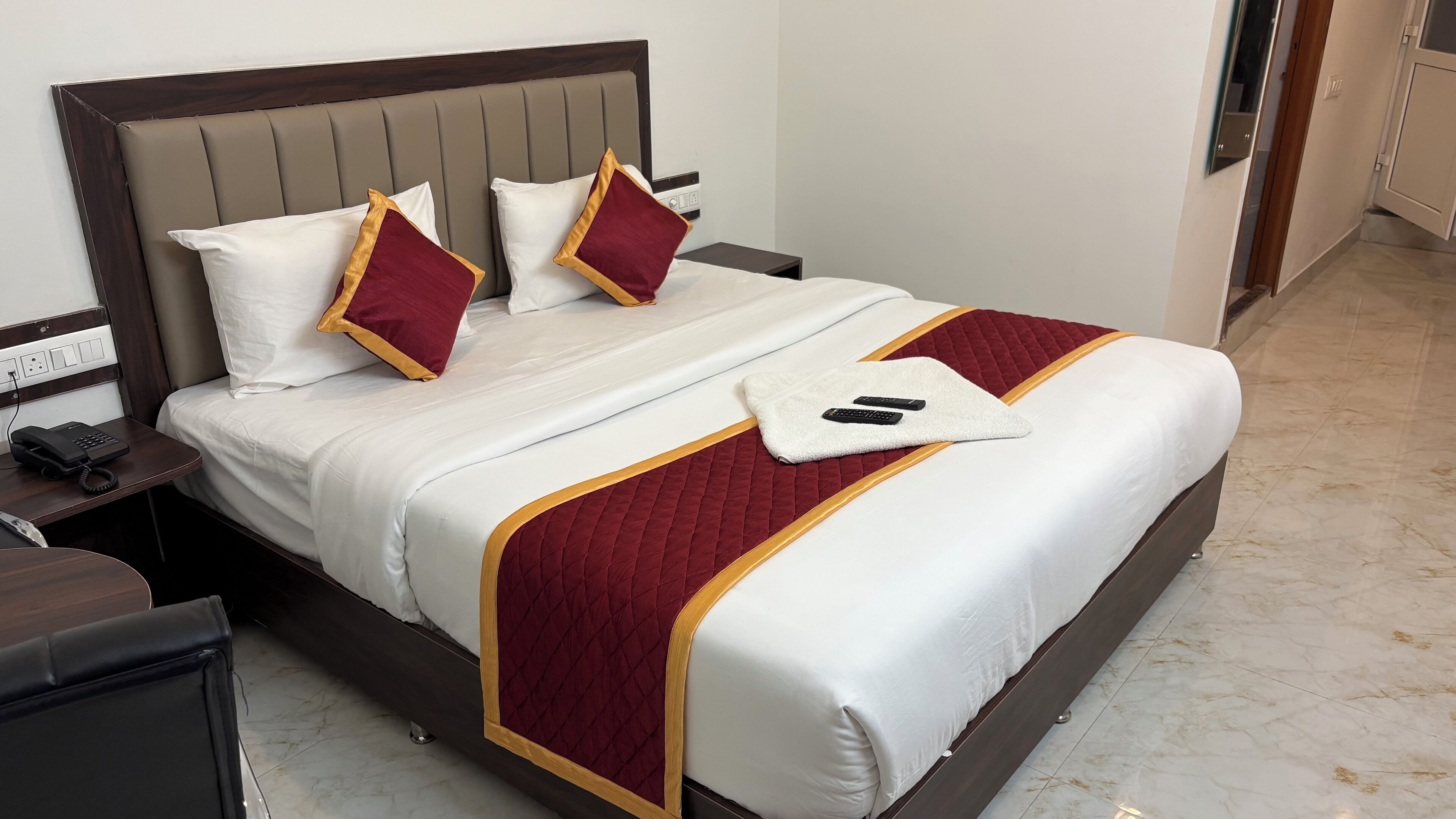 Chambre Double Deluxe, salle de bains privée, vue ville | Espace de travail pour ordinateur portable, Wi-Fi gratuit