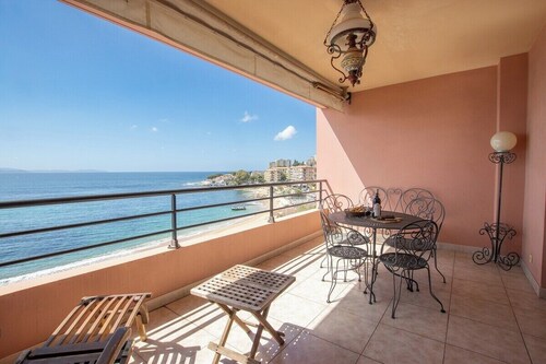 "U Gozzi" – Large 3BR Seafront Apt | by Efficios