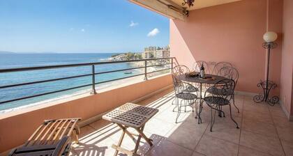 "U Gozzi" – Large 3BR Seafront Apt | by Efficios