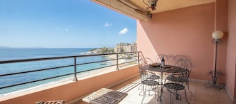 "U Gozzi" – Large 3BR Seafront Apt | by Efficios