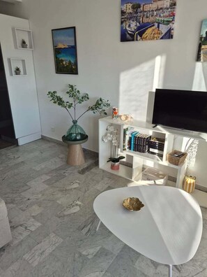 Interior - "A Punta Lisa" (Ajaccio)