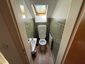 Dusche, Handtücher, Toilettenpapier