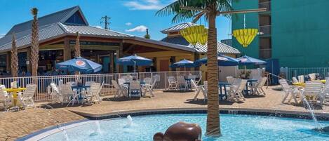 Frokost, lunsj og middag serveres, utsikt mot stranden
