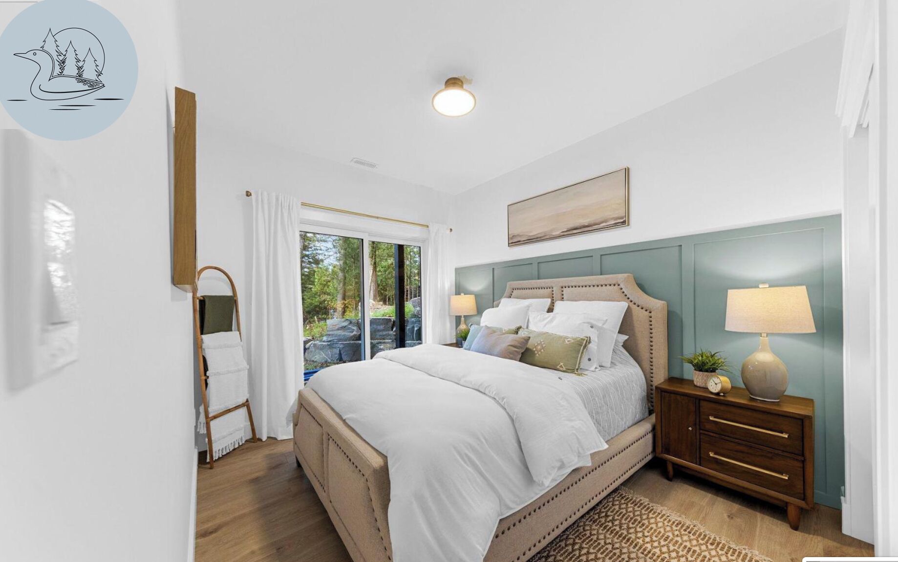 3 bedrooms, desk, iron/ironing board, travel crib