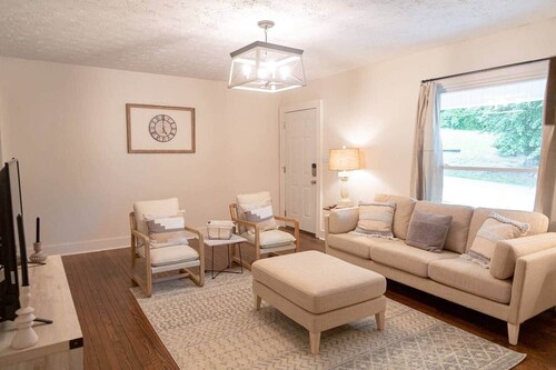 Cozy Cocktails at Mimosa Ave.