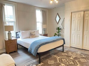 2 chambres, fer et planche à repasser, Wi-Fi, draps fournis