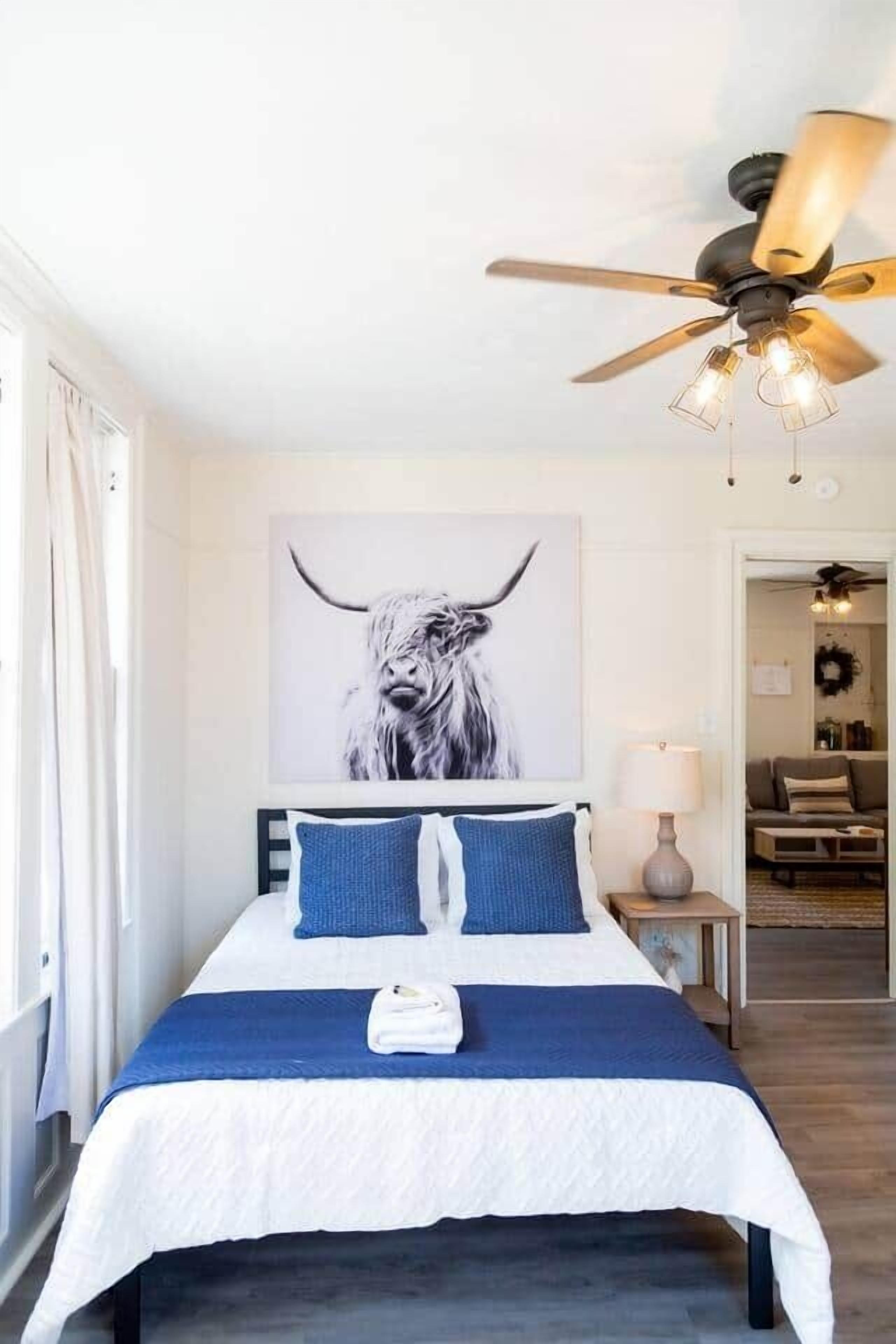 2 slaapkamers, een strijkplank/strijkijzer, wifi, beddengoed