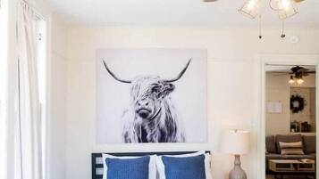 2 slaapkamers, een strijkplank/strijkijzer, wifi, beddengoed