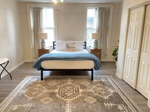 2 chambres, fer et planche à repasser, Wi-Fi, draps fournis