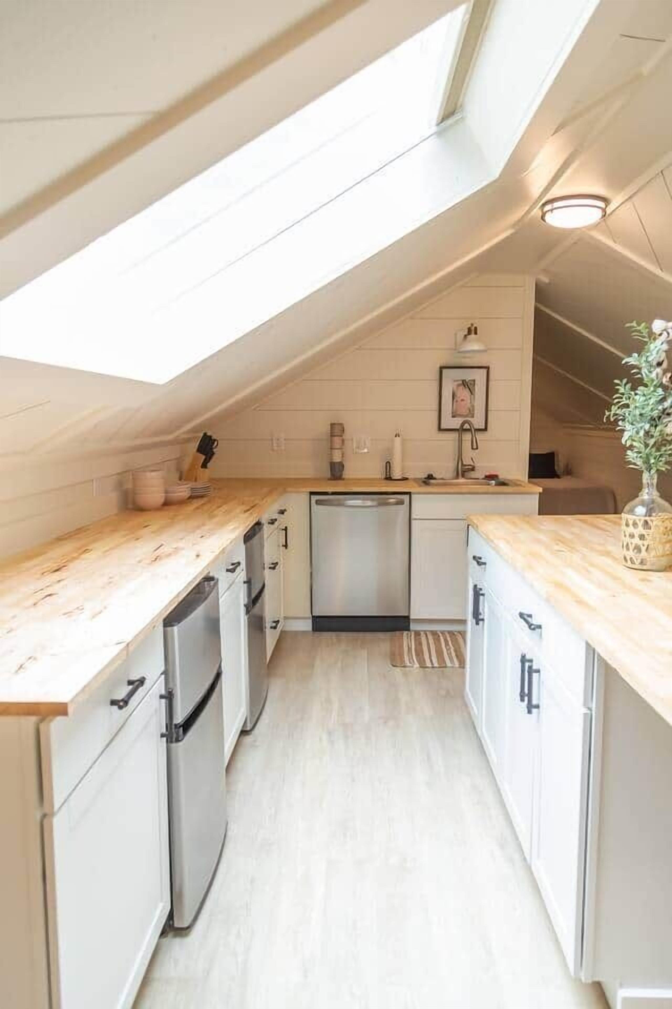 Fridge, microwave, dishwasher, cookware/dishes/utensils