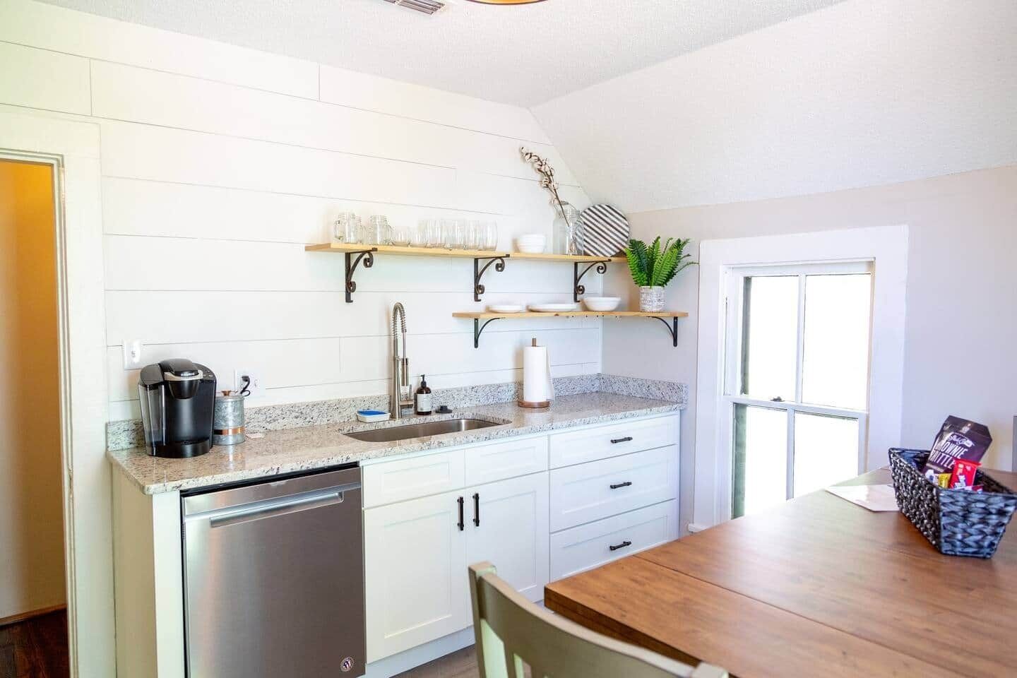 雪櫃、微波爐、焗爐、爐具