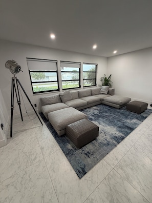 Smart TV, fireplace, computer monitors