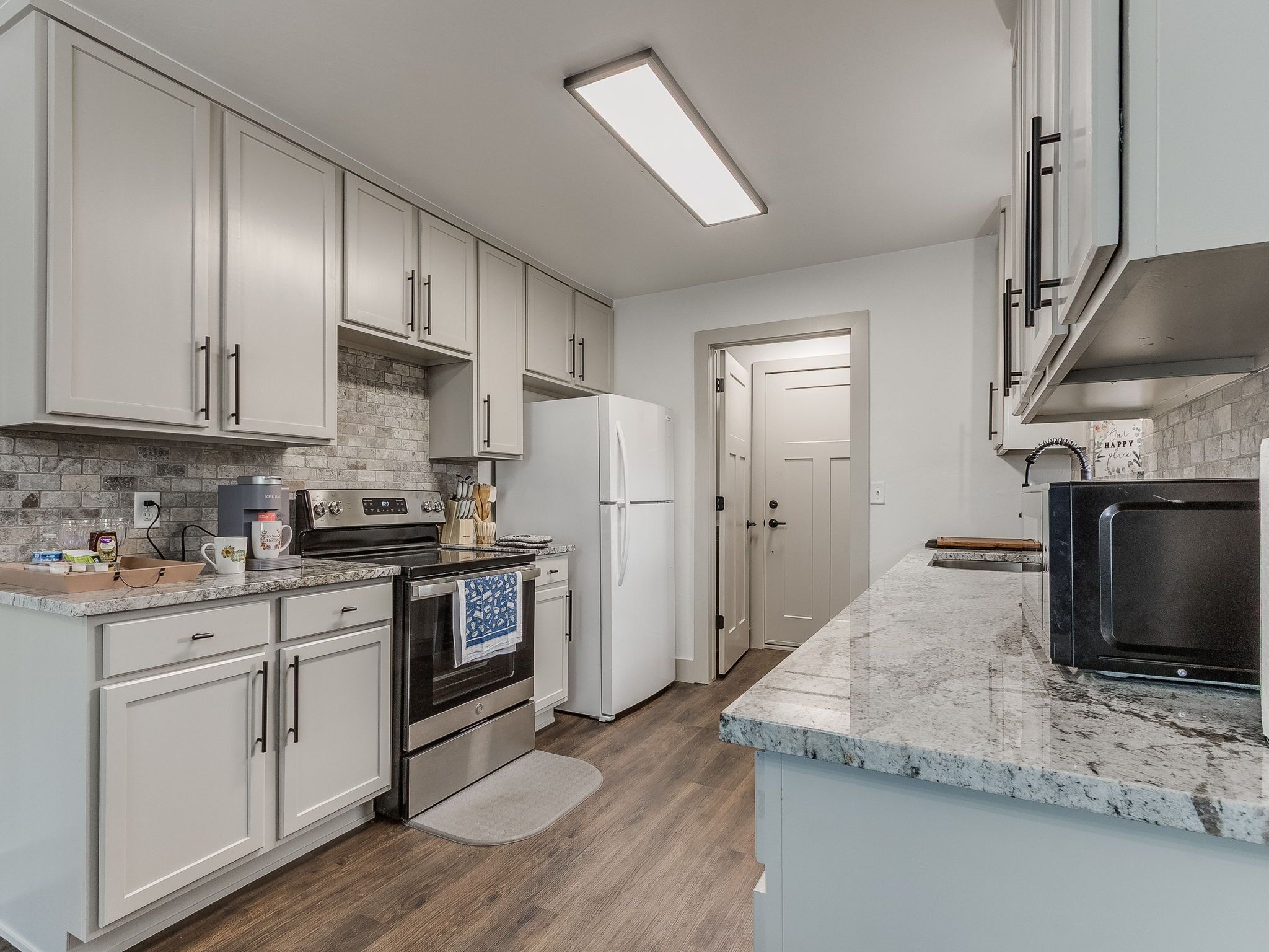 ميكروويف، فرن، موقد طهي مسطح، غسالة أطباق