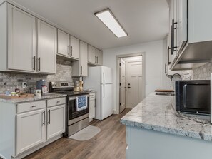 Micro-ondas, fogão, cooktop, lava-louças