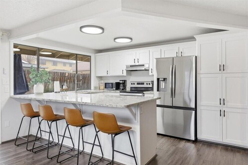 Stay in the heart of Medford.