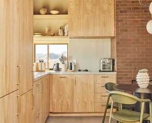 Private kitchen - The Ocotillo - Stargazing and Amazing Views (Pioneertown)
