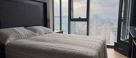 4 quartos, ferros/tábuas de passar roupa, Wi-Fi, roupa de cama