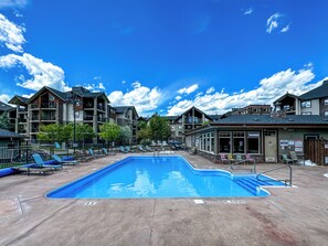 Pool - Pet-Friendly Condo on Lake Windermere Pointe (Invermere)