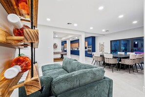 Living area - One and Only Lazy River Pool Villa (North Miami)