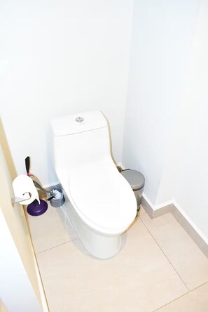 Shower, hair dryer, towels, soap - Modern City Apartment @Dana Arboleda in San Pedro (San Pedro Garza García)