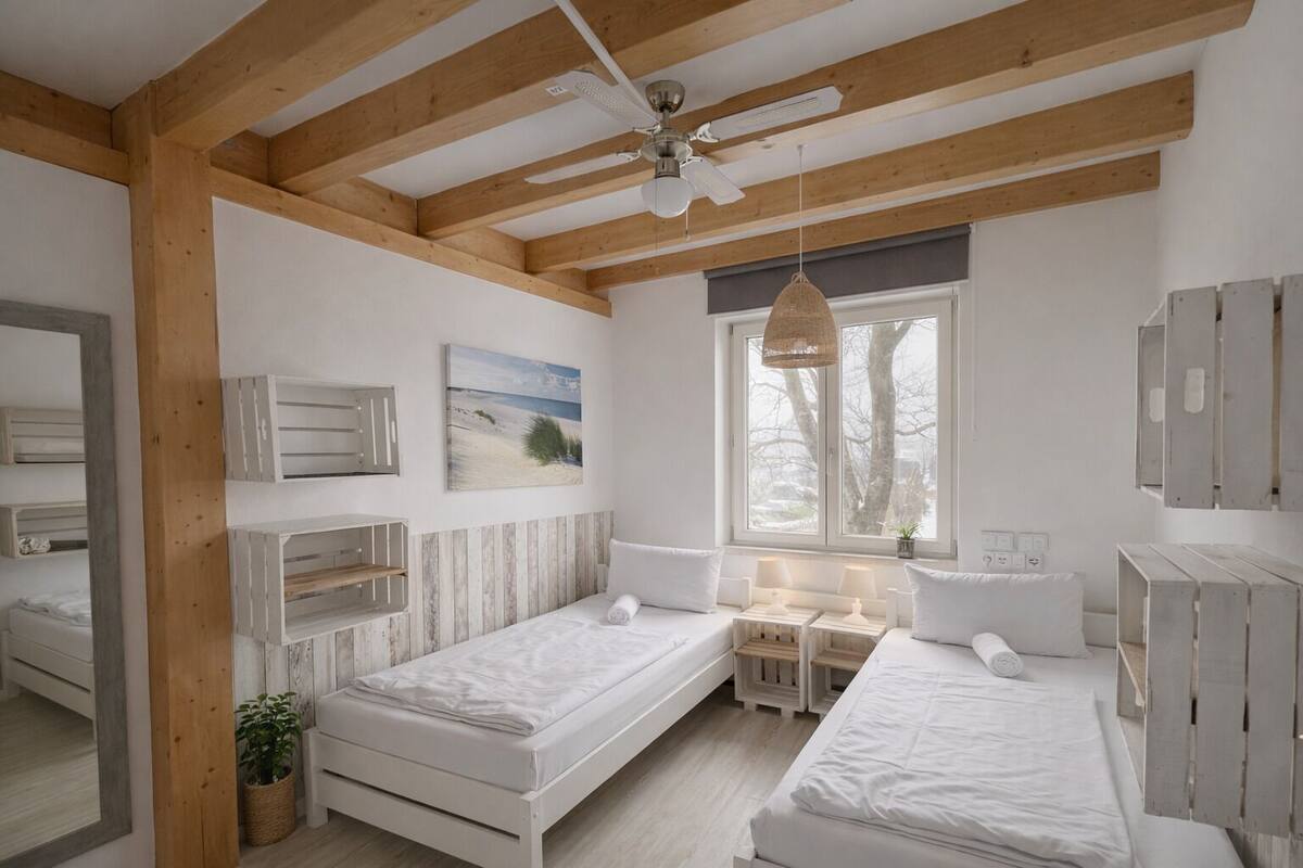 Basic Double Room | Desk, laptop workspace, soundproofing, free WiFi