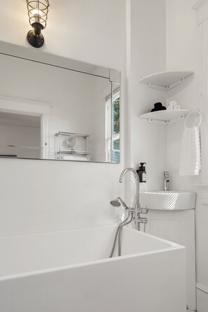 Hair dryer, towels, soap, shampoo - Fun for the whole Family - 4 min. to Beach - Game Room - Near Attractions (St. Augustine)