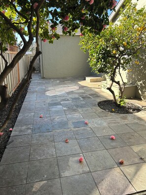 Property grounds - Spacious 5-Bedroom Retreat Near Levi’s Stadium – No Hidden Fees (Santa Clara)