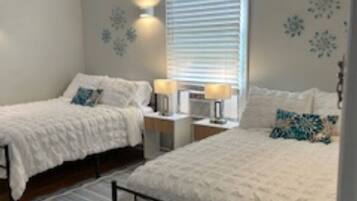 5 bedrooms, WiFi (free), bed sheets