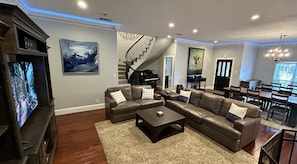 TV, fireplace - The Eagle Nest - a luxury estate near Highland Village with room for 20 guests (Lewisville)