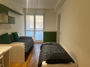 Room - Two-room apartment 2 min from Bocconi University and 10 from the subway (Milano)