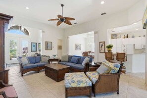 TV, offices - Relax All Season: Pool, Spa & Golf Included (Bonita Springs)