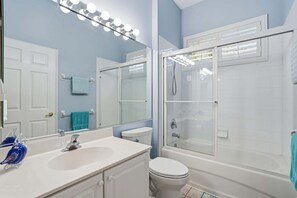 Shower, towels - Relax All Season: Pool, Spa & Golf Included (Bonita Springs)