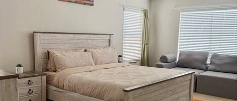 3 habitaciones, tabla de planchar con plancha, wifi y ropa de cama