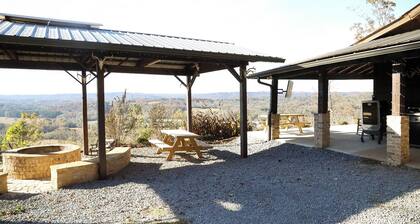 The Pine Crest Cabin, a little piece of Gatlinburg right here in Attalla