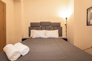 3 habitaciones, tabla de planchar con plancha, wifi y ropa de cama 