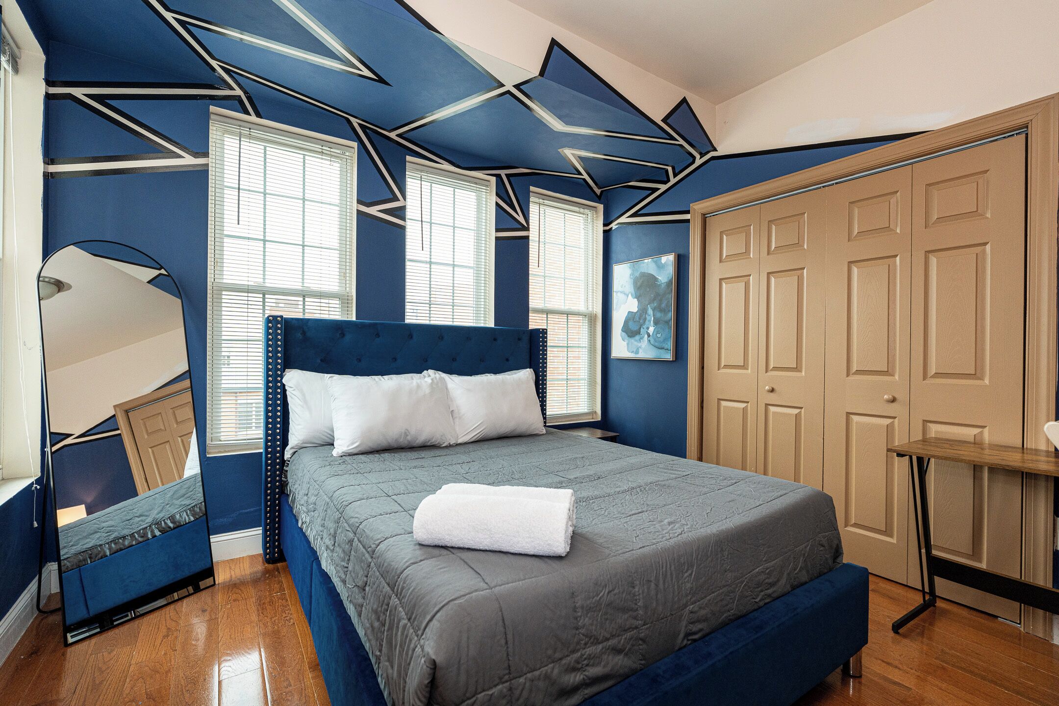 3 chambres, fer et planche à repasser, Wi-Fi, draps fournis