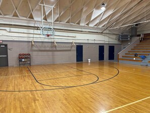 Sports court - Gorgeous 1-bedroom lodge with AC in charming Stockport (Stockport)