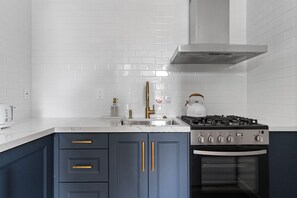 Private kitchen - Spacious w/ 2BR 2Bath - Big Bear (Big Bear)