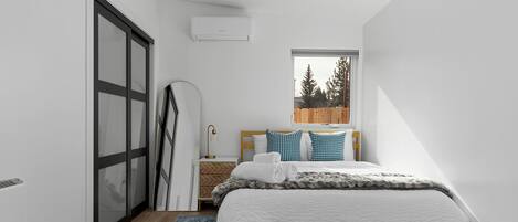 2 habitaciones, tabla de planchar con plancha, wifi y ropa de cama