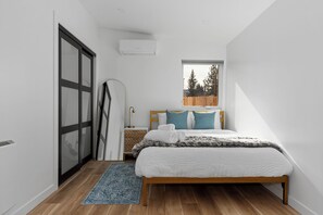 2 chambres, fer et planche à repasser, Wi-Fi, draps fournis