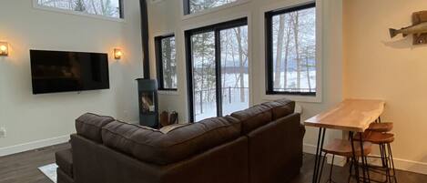 Smart TV, fireplace, video games, ping pong