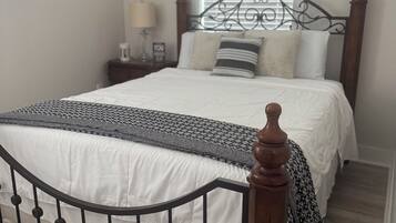 3 bedrooms, iron/ironing board, WiFi, bed sheets