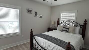3 quartos, ferros/tábuas de passar roupa, Wi-Fi, roupa de cama