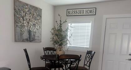 3-bedroom apartment in peaceful Wichita with air conditioning