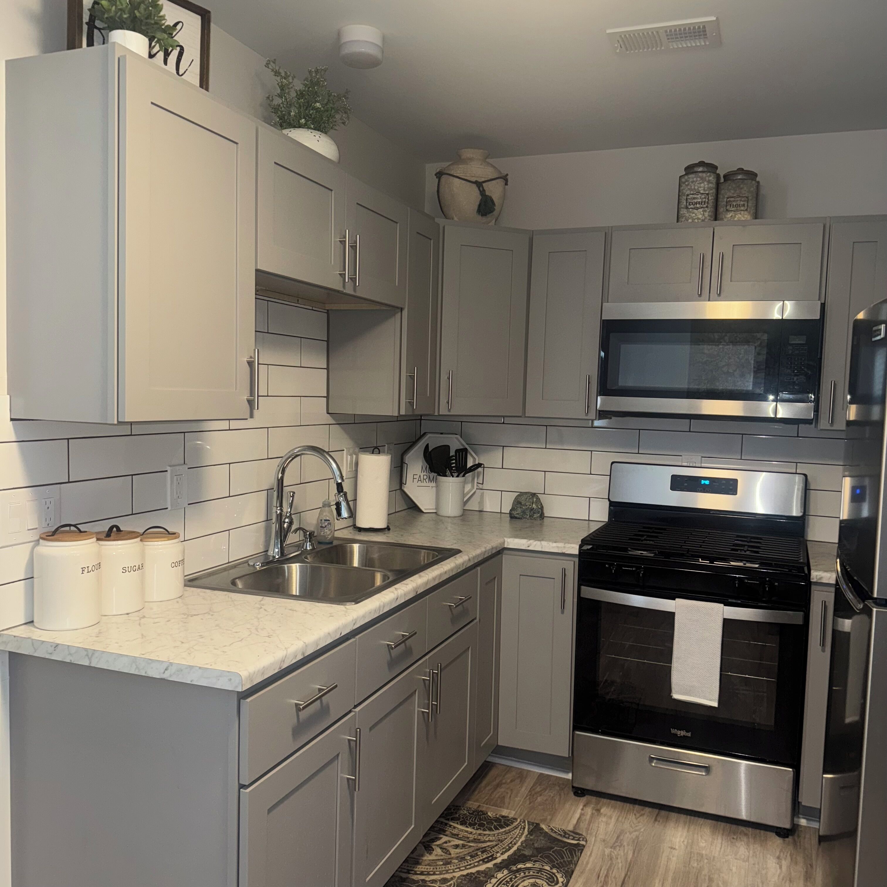 冰箱、微波炉、烤箱、炉灶