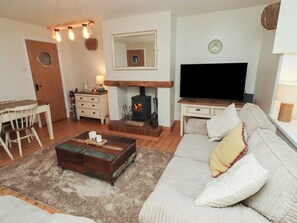 Living area - Corner Cottage (Seahouses)