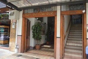 Façana frontal de l'allotjament