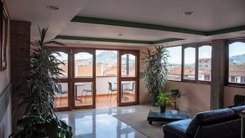 Televisión LED de 40 pulgadas con canales por cable